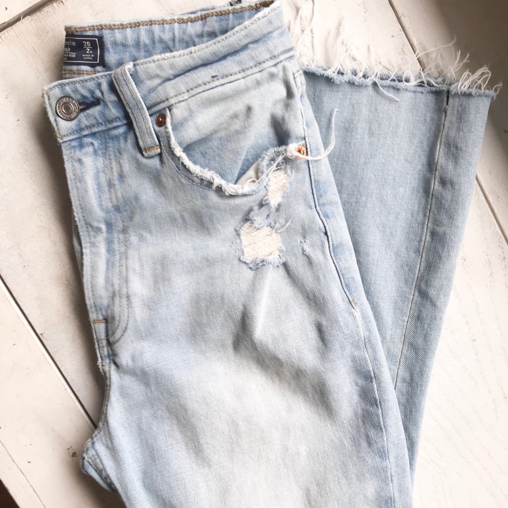 Abercrombie Cropped, Distressed Simone Highrise
